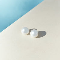 Pearlescent Earrings White