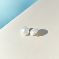 Pearlescent Earrings White
