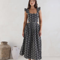 Uncharted Bliss Midi Dress Black