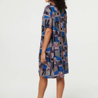 Abstract Relaxed Knee Length Shift Dress