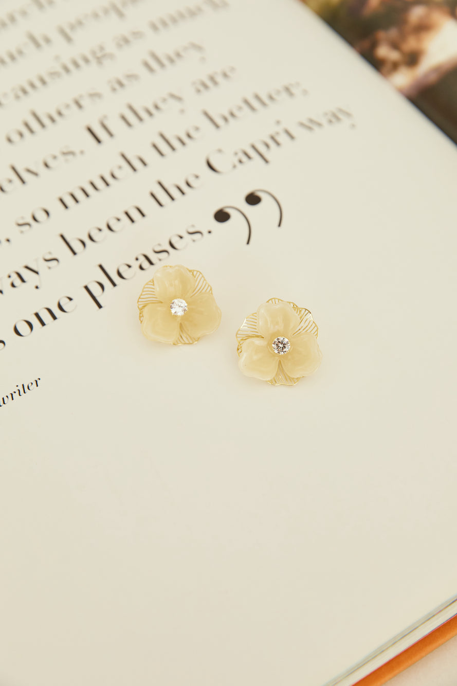 18k Gold Plated Soft Petals Earrings Gold